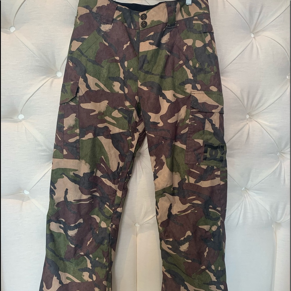 Brand new DG boys S 14/XL camouflage ski pants.